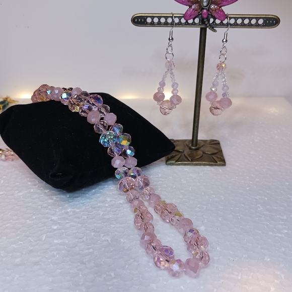 New, Custom Made, Lt. Rose Pink Crystal Necklace & Earrings - Picture 1 of 2